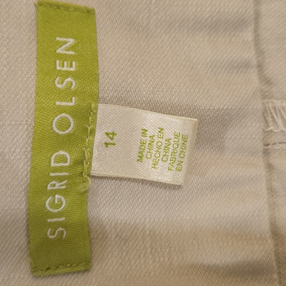 Sigrid Olsen NWOT Ivory Denim Jacket, Pink Buttons, Pink Detail On Back - Picture 6 of 11